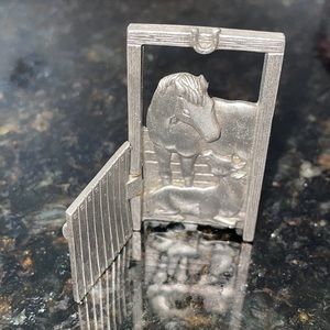 Horse mother foal silver pin